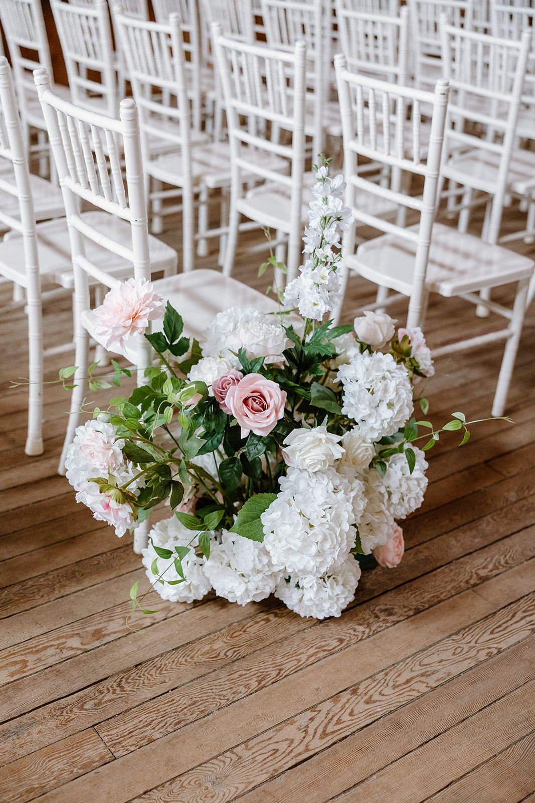 The Finley Aisle Flowers - set of 12